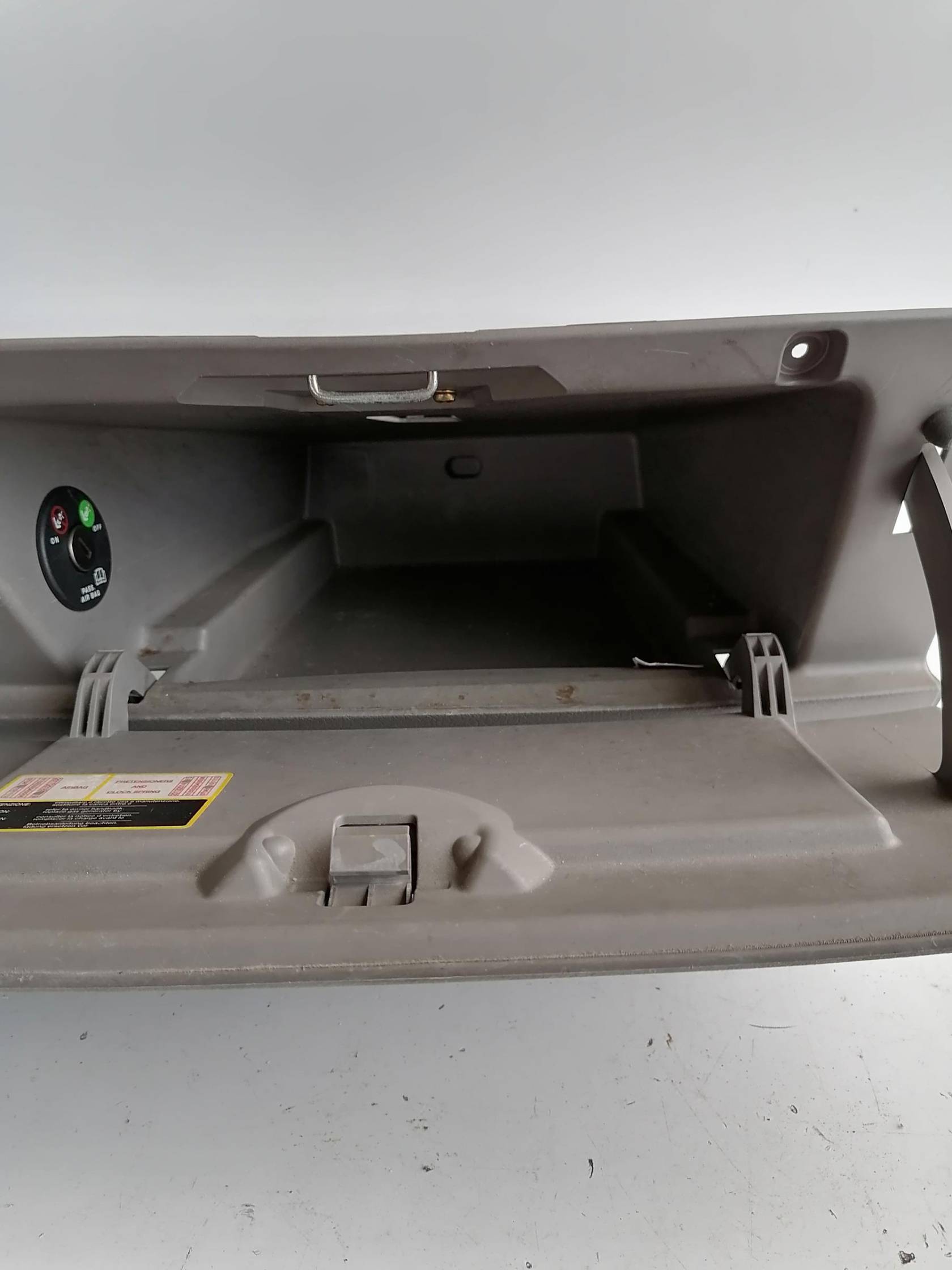 Cassetto portaoggetti inf. plancia dx.